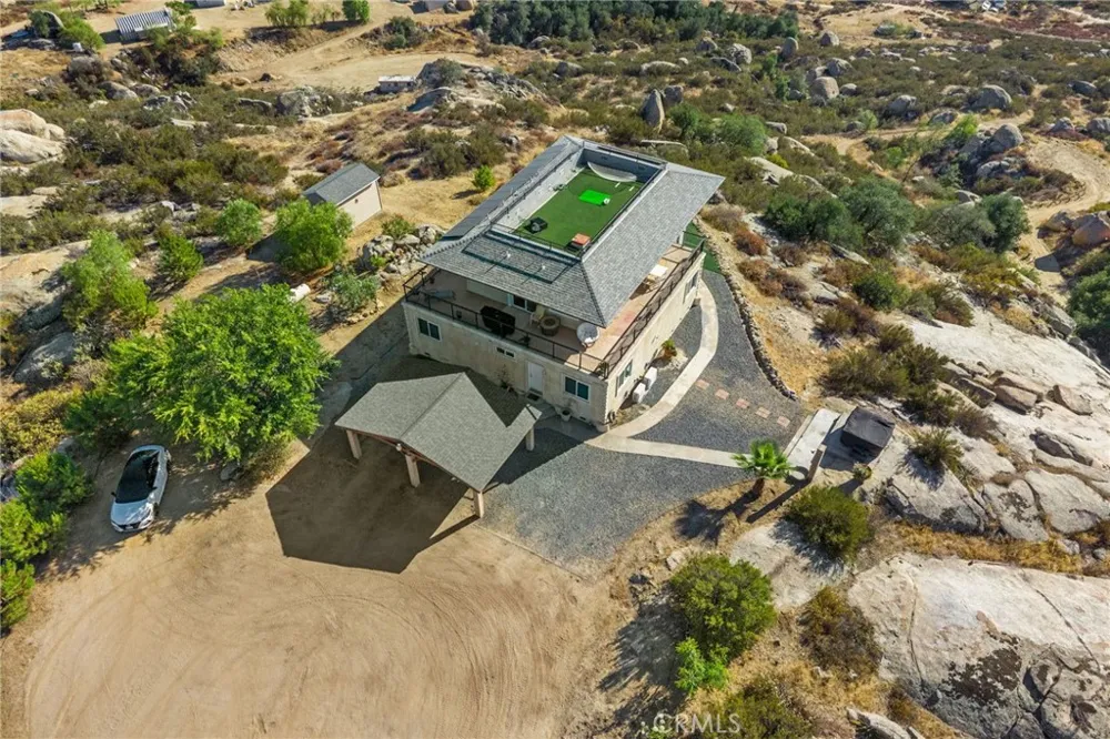 33275 Valerio Road Hemet, CA 92544