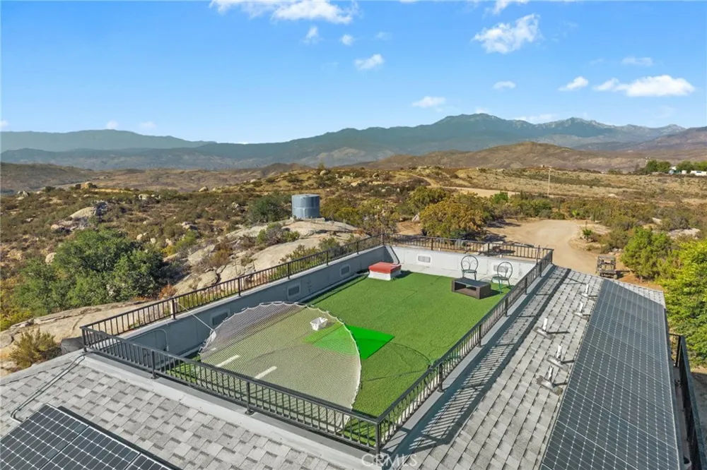 33275 Valerio Road Hemet, CA 92544