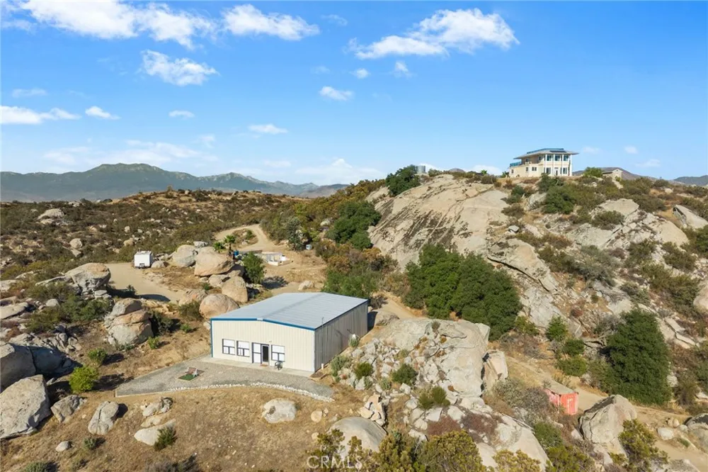 33275 Valerio Road Hemet, CA 92544