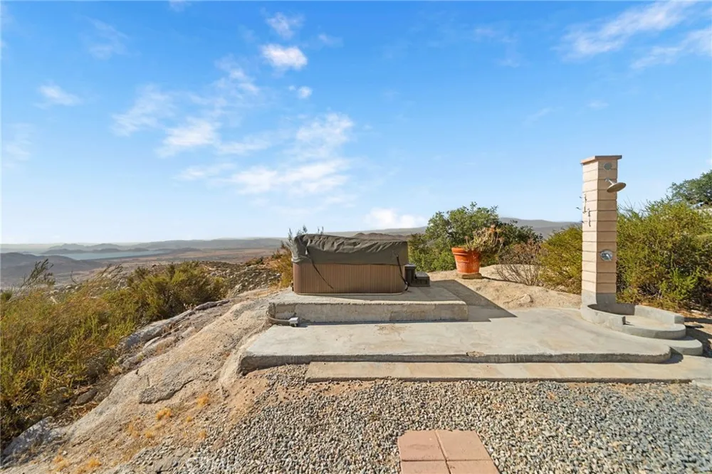 33275 Valerio Road Hemet, CA 92544