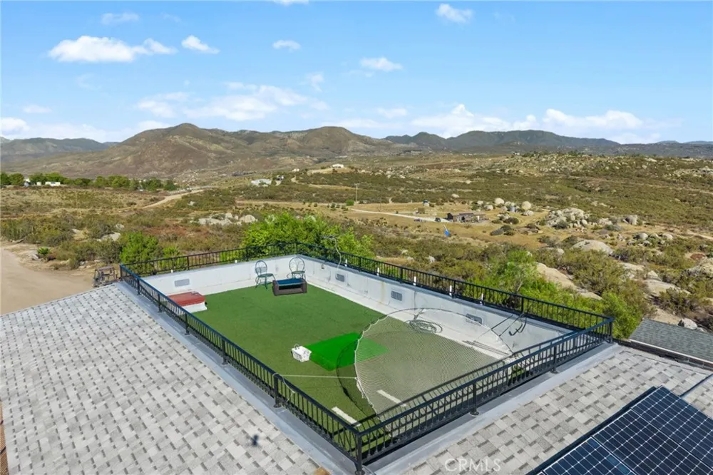33275 Valerio Road Hemet, CA 92544
