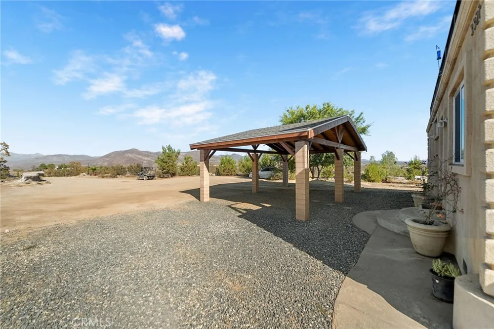 33275 Valerio Road Hemet, CA 92544
