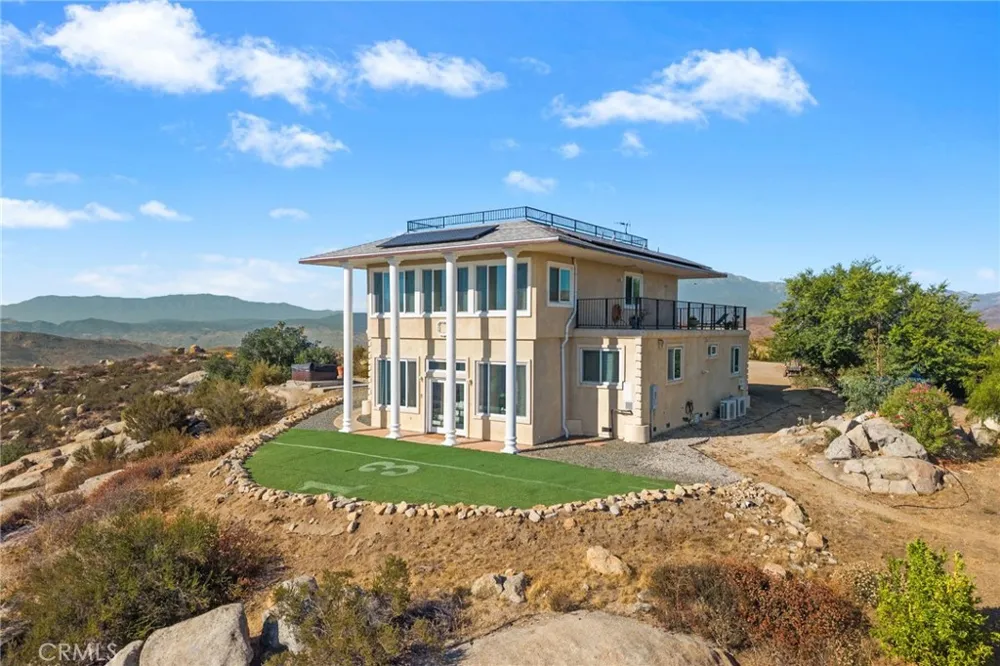 33275 Valerio Road Hemet, CA 92544