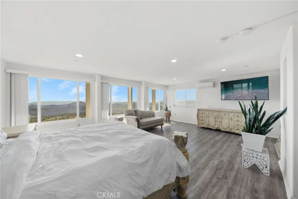33275 Valerio Road Hemet, CA 92544