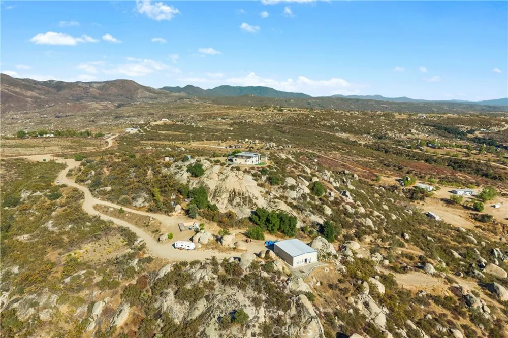 33275 Valerio Road Hemet, CA 92544