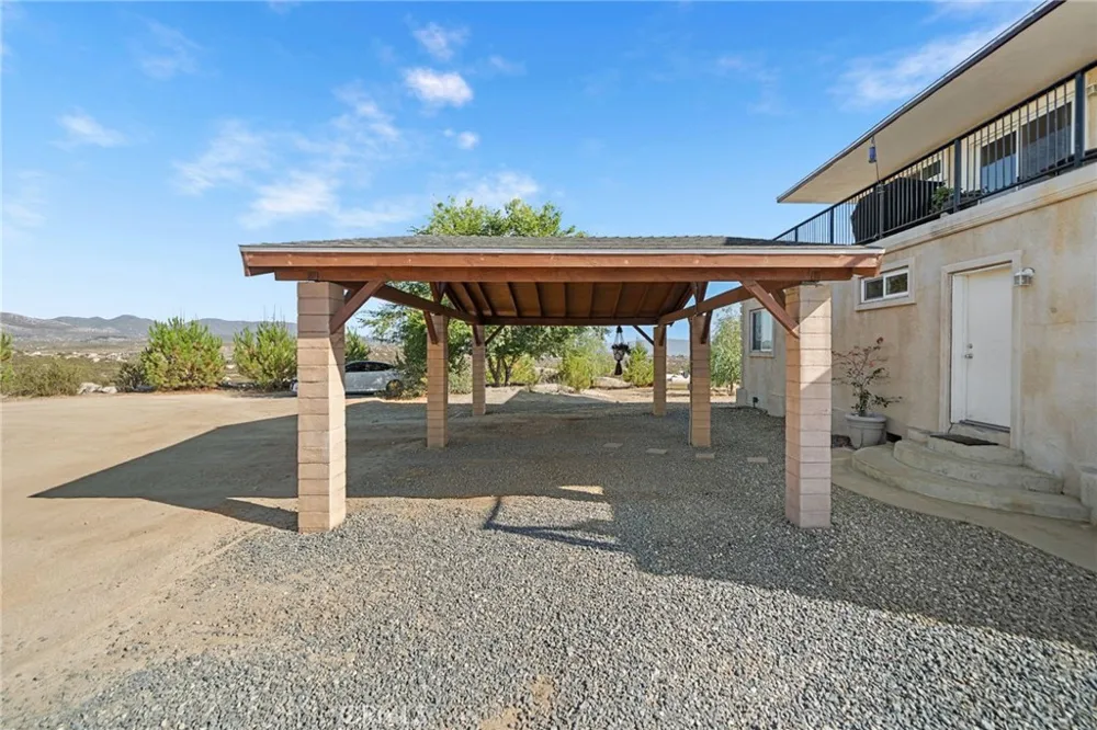 33275 Valerio Road Hemet, CA 92544