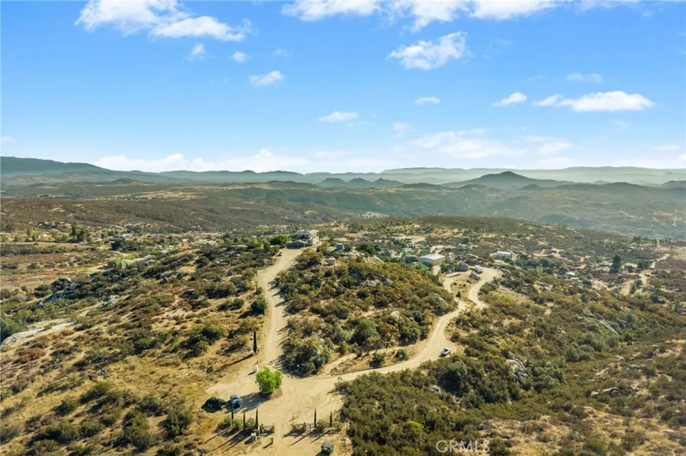 33275 Valerio Road Hemet, CA 92544