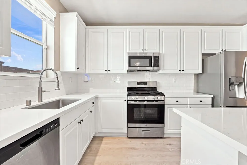 280 Berrybush Hemet, CA 92543