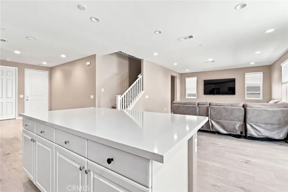280 Berrybush Hemet, CA 92543