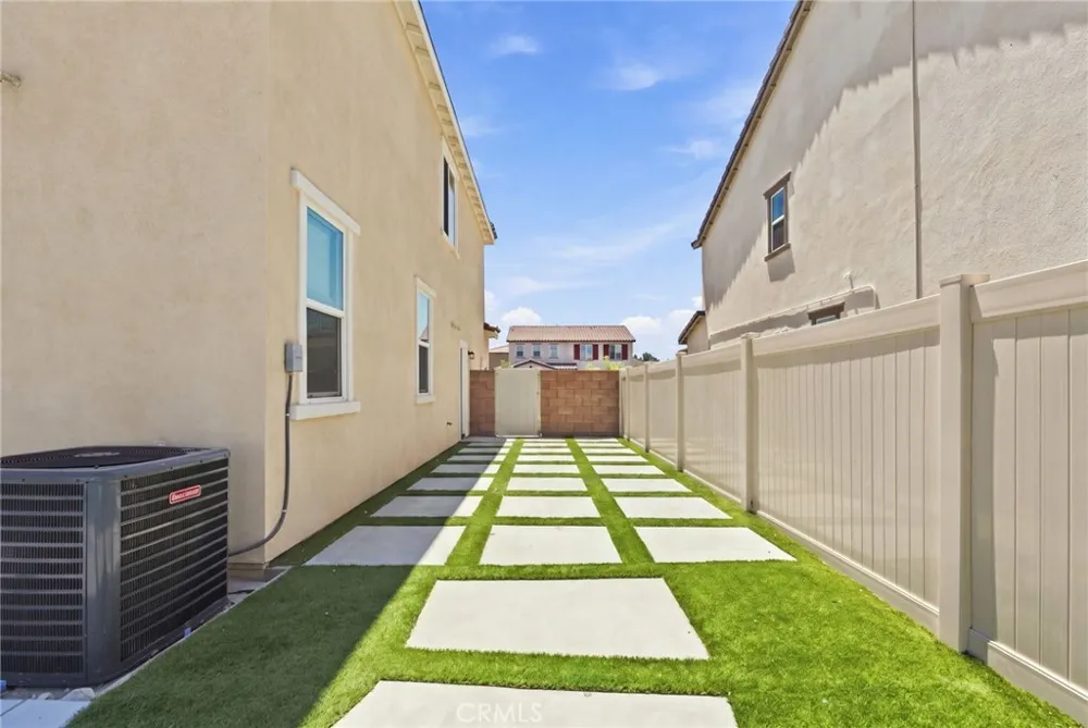 280 Berrybush Hemet, CA 92543