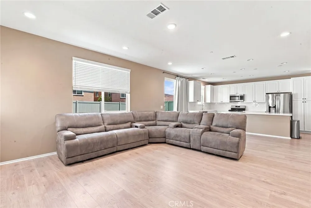 280 Berrybush Hemet, CA 92543