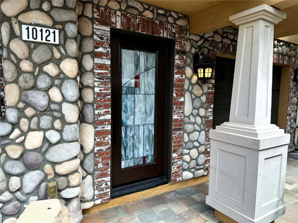 10121 W Amber Court Tujunga, CA 91042