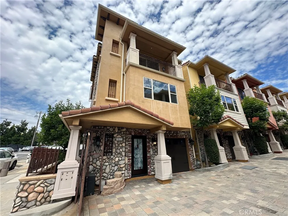 10121 W Amber Court Tujunga, CA 91042