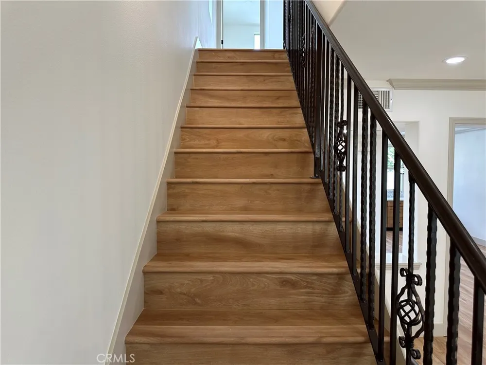 10121 W Amber Court Tujunga, CA 91042