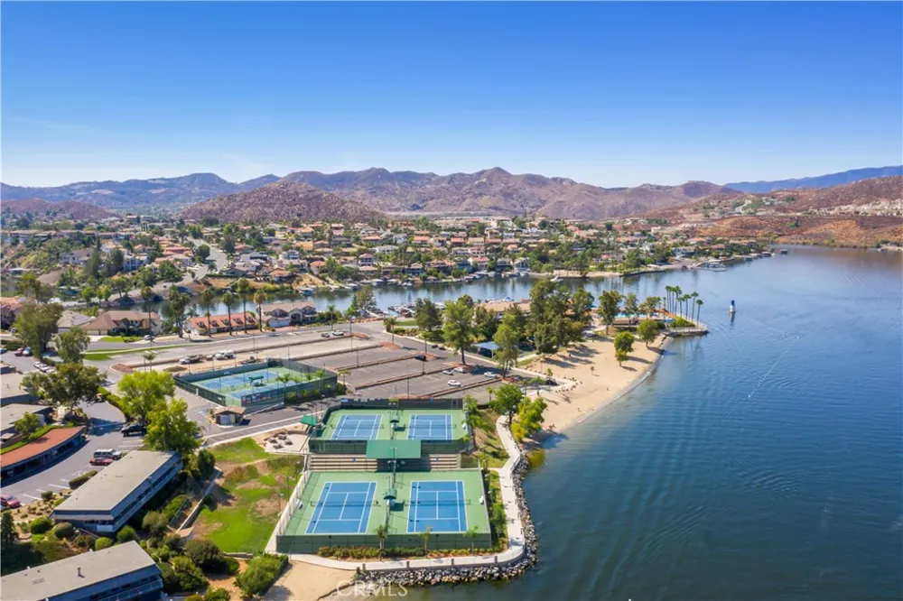 22330 Canyon Lake Dr S Canyon Lake, CA 92587
