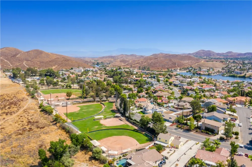 22330 Canyon Lake Dr S Canyon Lake, CA 92587