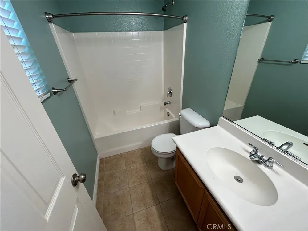 41696 Woodridge Avenue #2 Murrieta, CA 92562