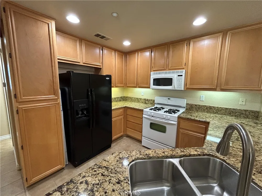 41696 Woodridge Avenue #2 Murrieta, CA 92562