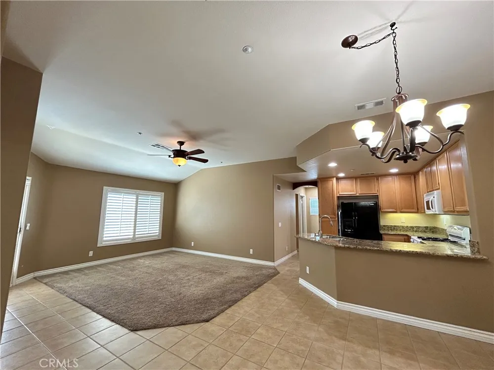 41696 Woodridge Avenue #2 Murrieta, CA 92562