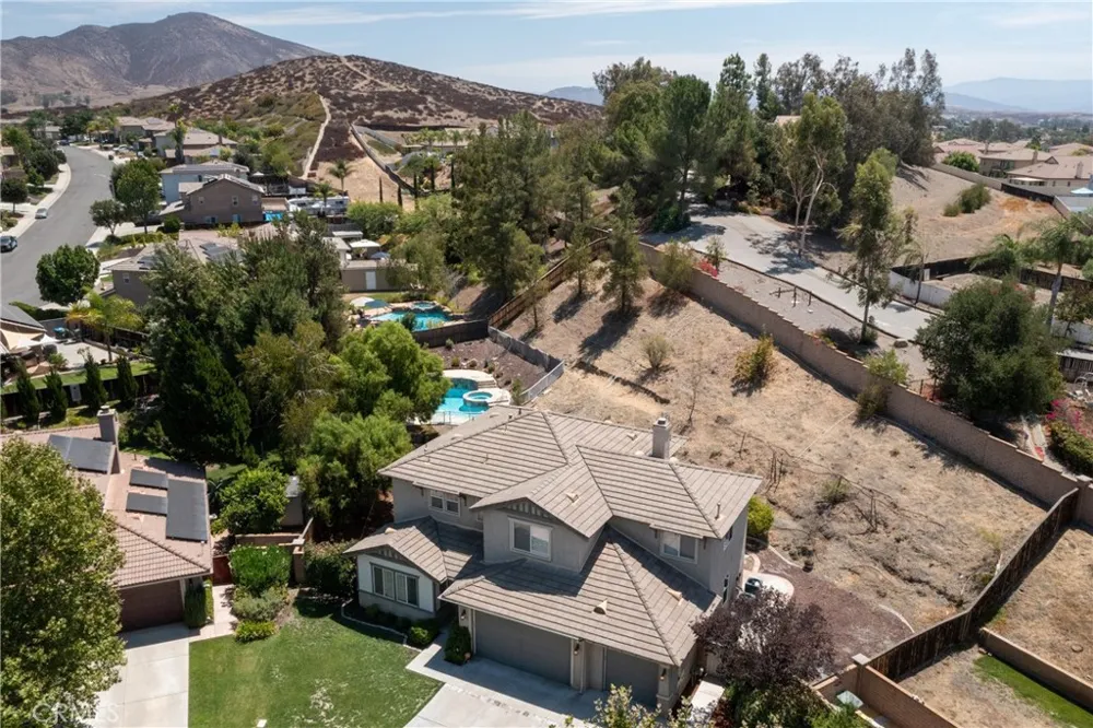 35478 Daffodil Circle Winchester, CA 92596