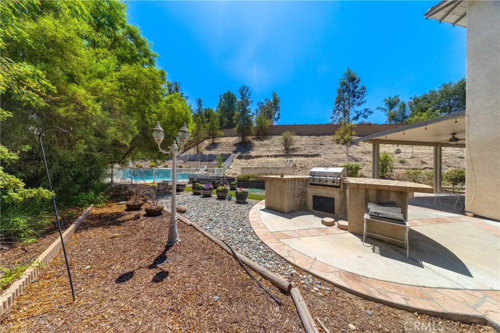 35478 Daffodil Circle Winchester, CA 92596