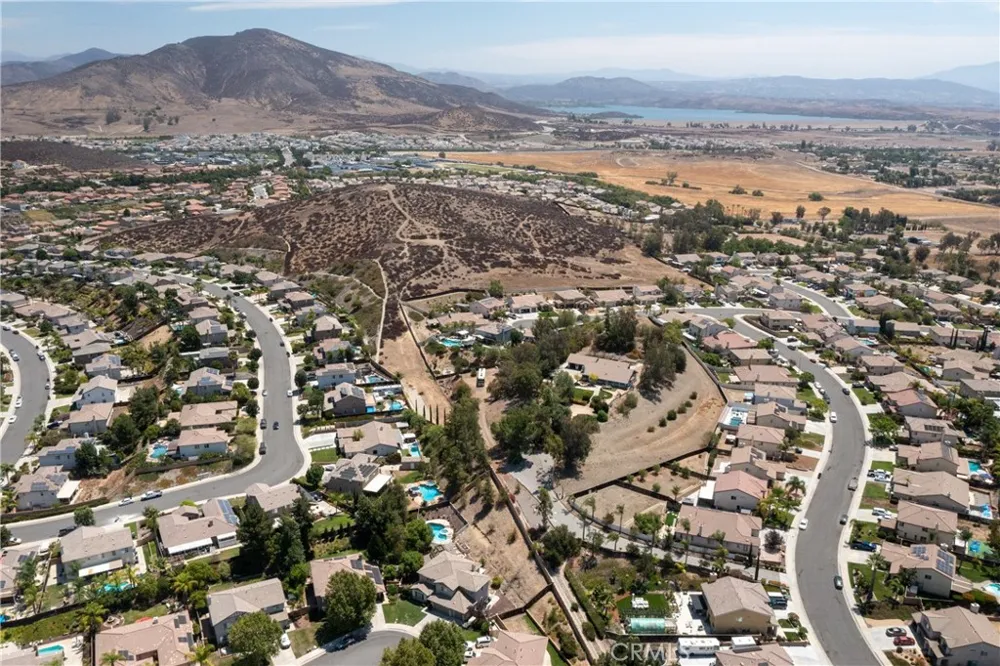 35478 Daffodil Circle Winchester, CA 92596