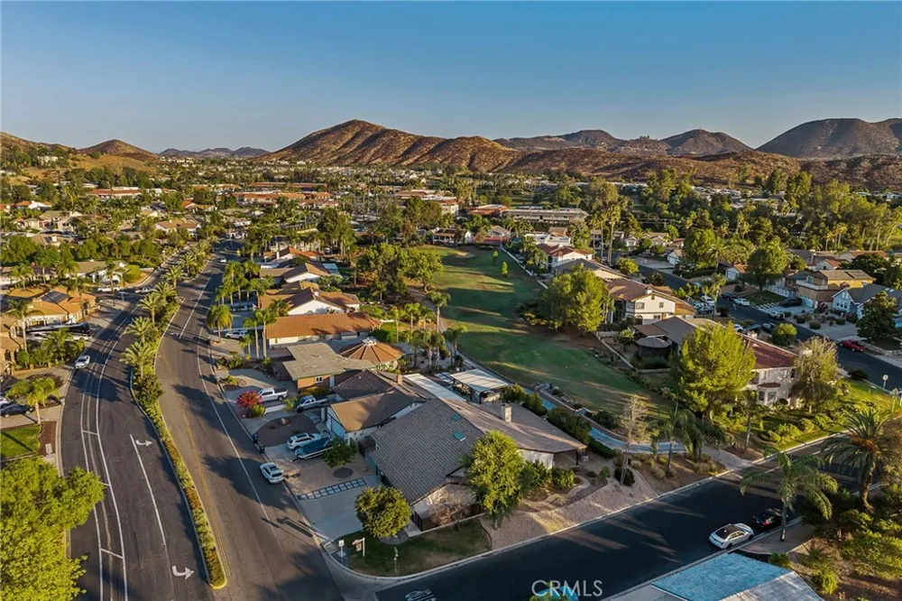 23137 Canyon Lake S Canyon Lake, CA 92587