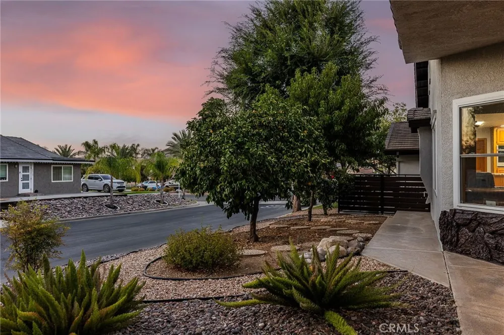 23137 Canyon Lake S Canyon Lake, CA 92587