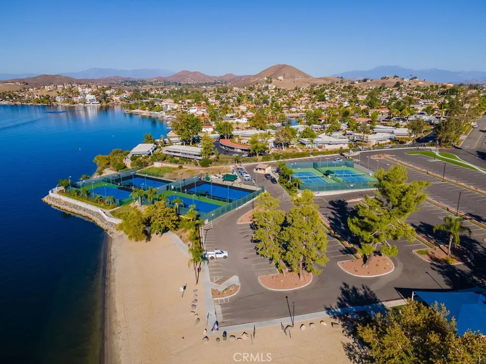 23137 Canyon Lake S Canyon Lake, CA 92587