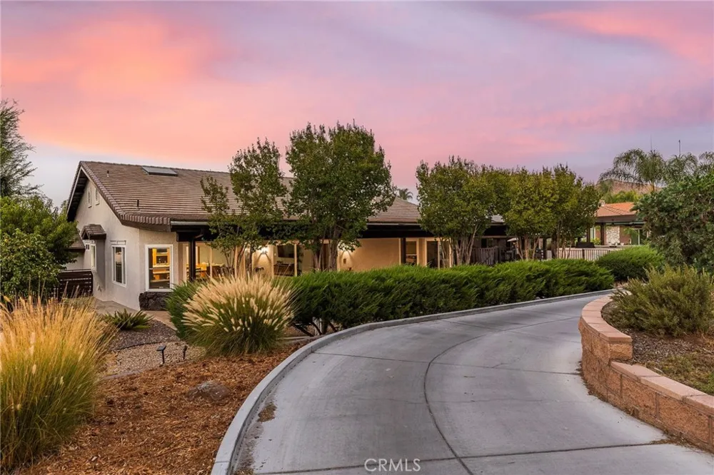 23137 Canyon Lake S Canyon Lake, CA 92587