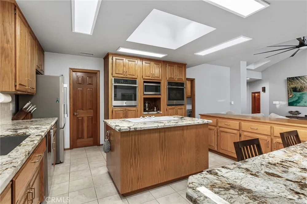 23137 Canyon Lake S Canyon Lake, CA 92587