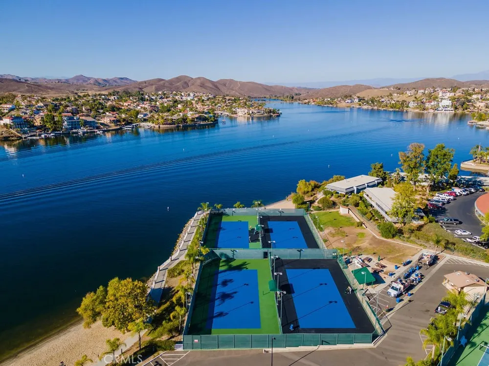 23137 Canyon Lake S Canyon Lake, CA 92587