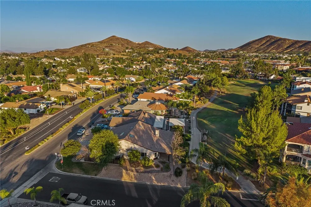 23137 Canyon Lake S Canyon Lake, CA 92587