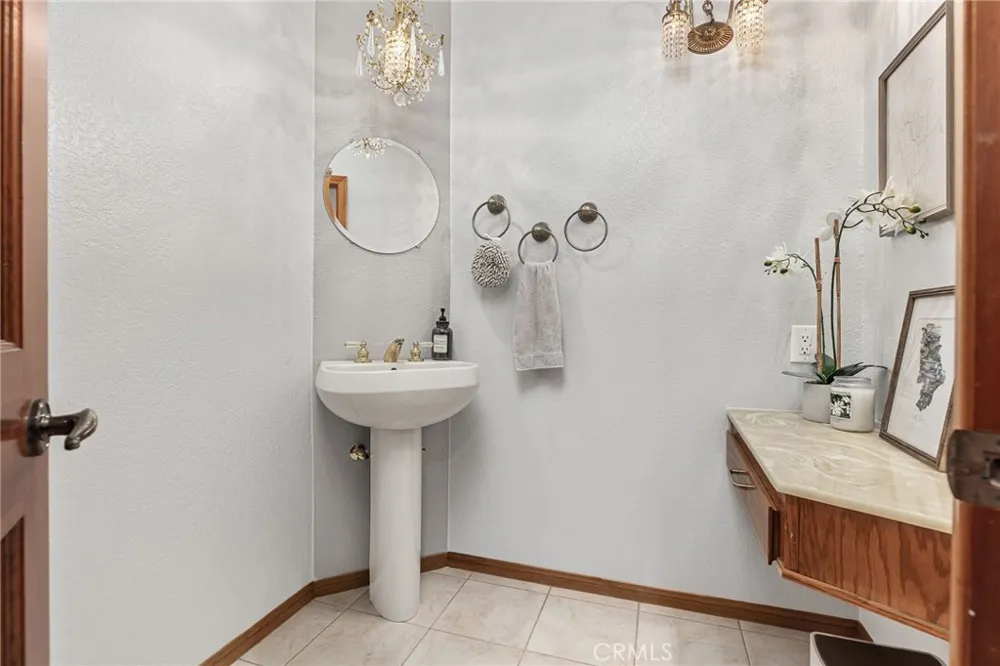 23137 Canyon Lake S Canyon Lake, CA 92587