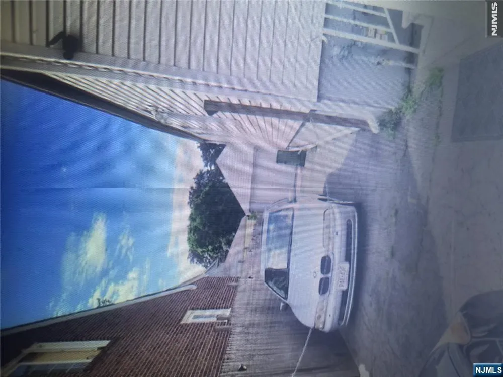 201 Hussa Street Linden, NJ 07036