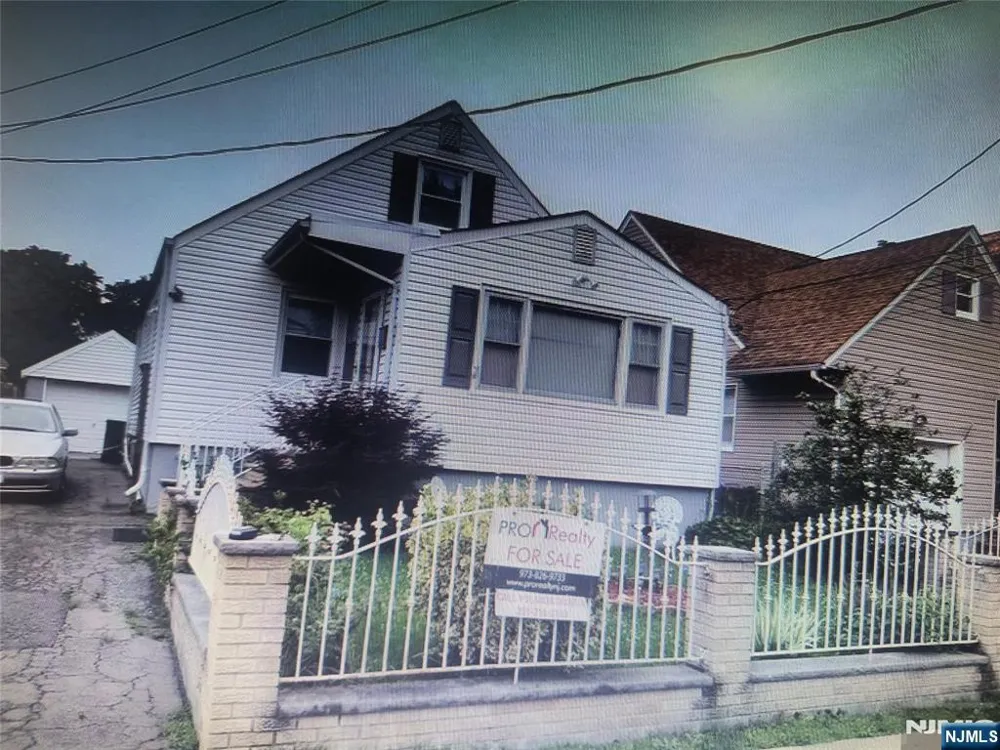 201 Hussa Street Linden, NJ 07036