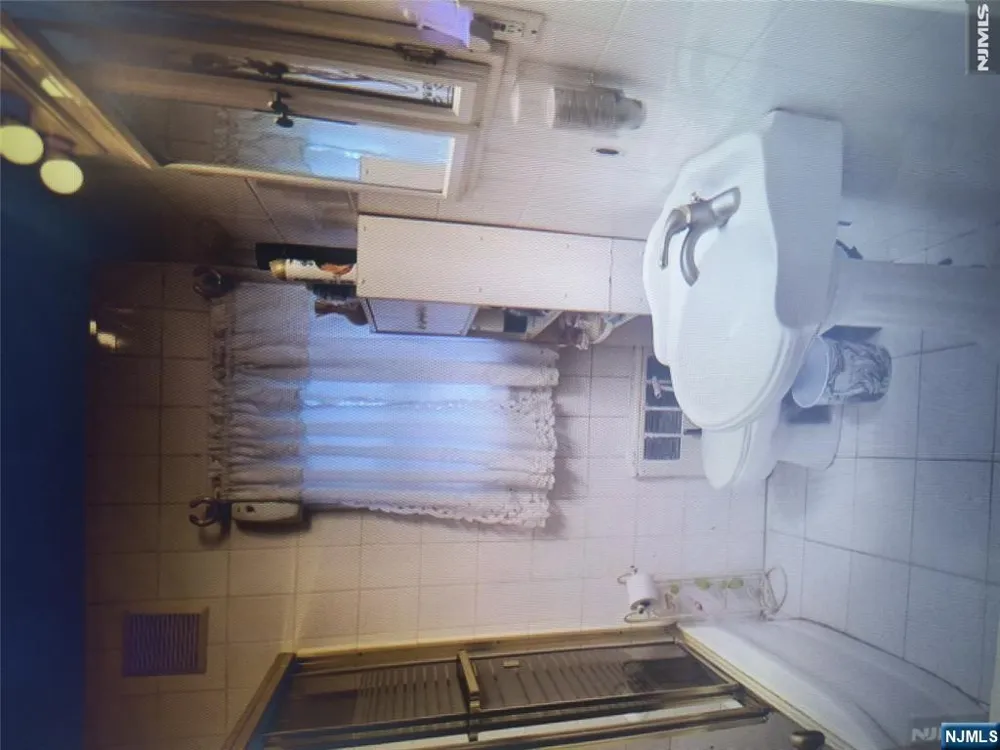 201 Hussa Street Linden, NJ 07036