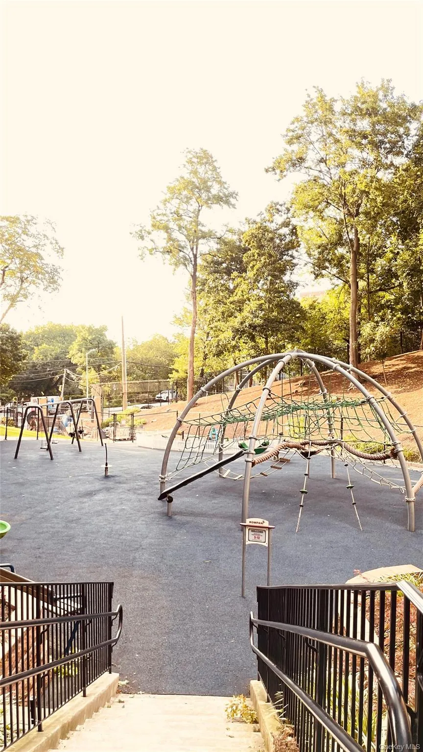 5 Fordham Hill Oval #14D Bronx, NY 10468