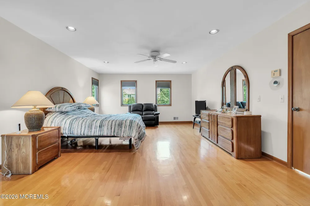 15 Oxford Drive Ocean, NJ 07712