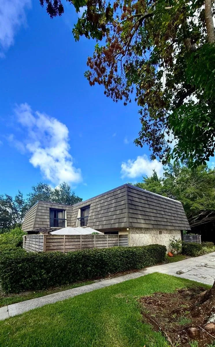 903 9TH TERRACE Palm Beach Gardens, FL 33418