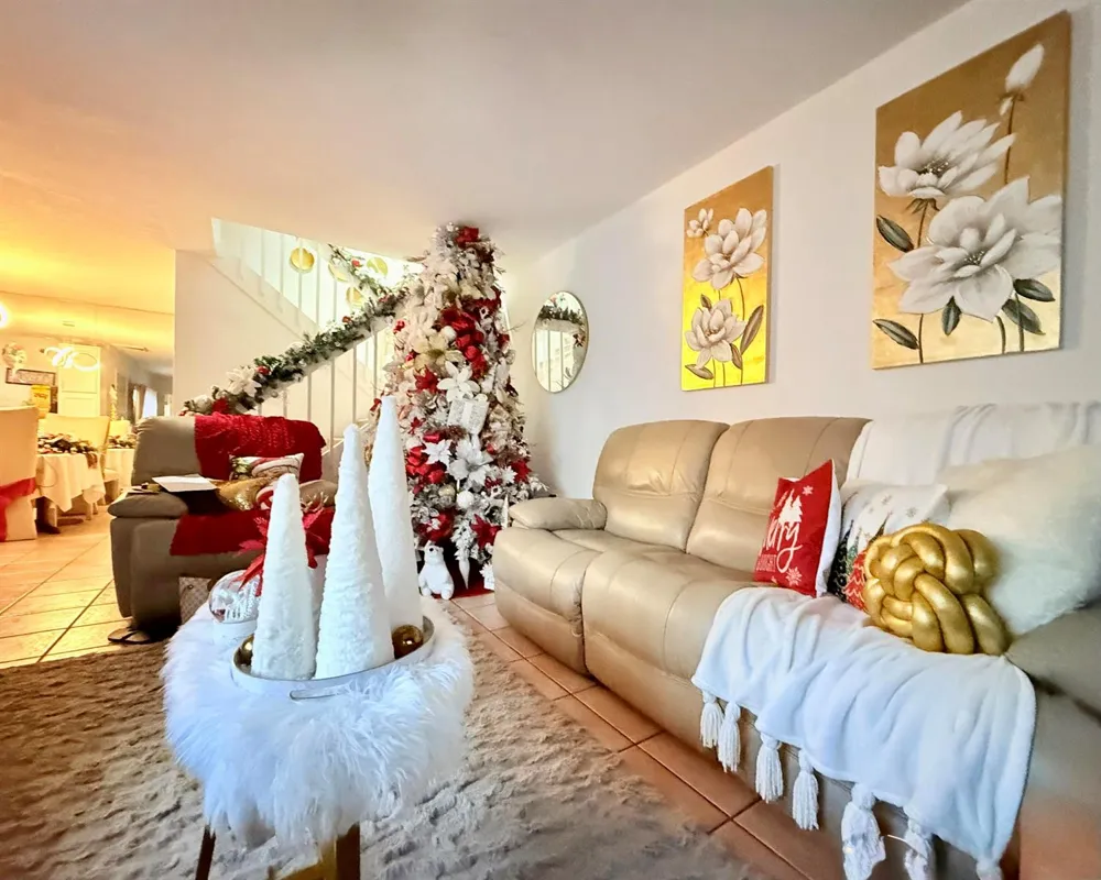903 9TH TERRACE Palm Beach Gardens, FL 33418