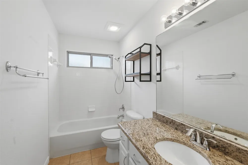 6974 Shoreview Drive Grand Prairie, TX 75054