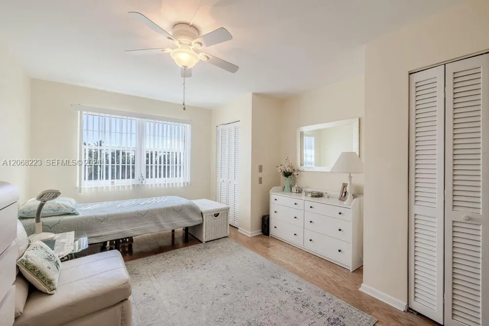 2333 Indian River Blvd #306 Vero Beach, FL 32960
