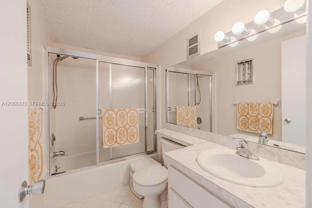 2333 Indian River Blvd #306 Vero Beach, FL 32960