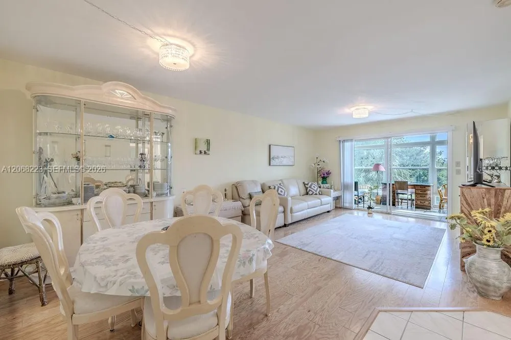 2333 Indian River Blvd #306 Vero Beach, FL 32960