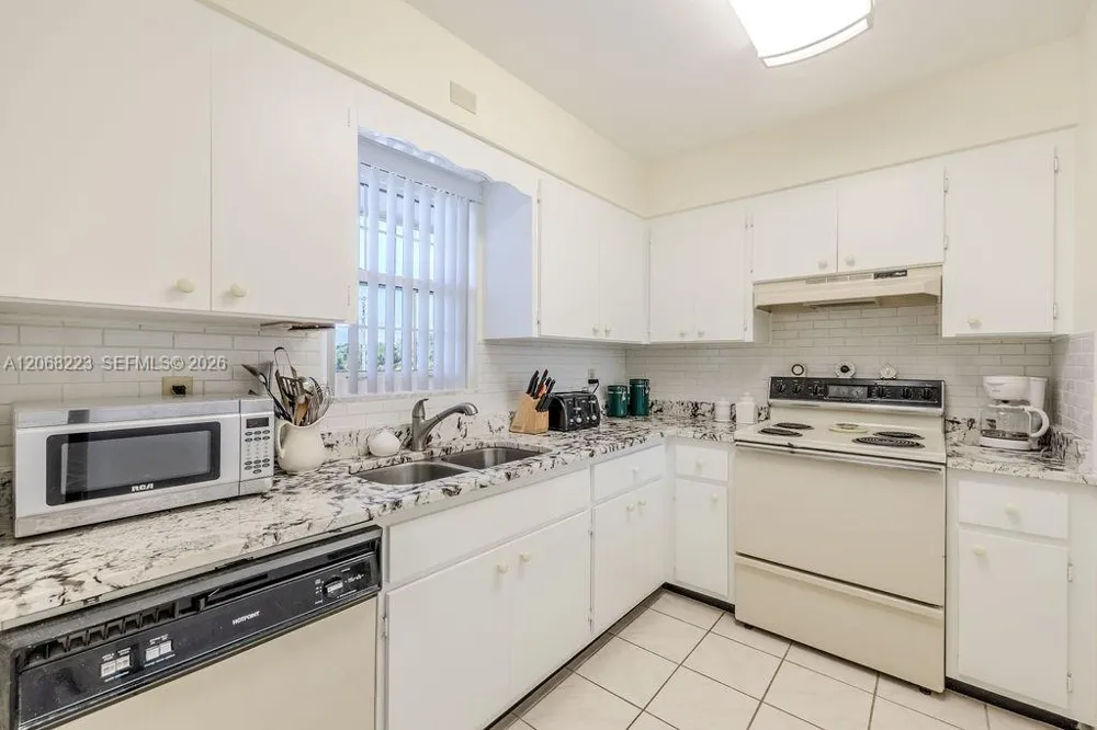 2333 Indian River Blvd #306 Vero Beach, FL 32960
