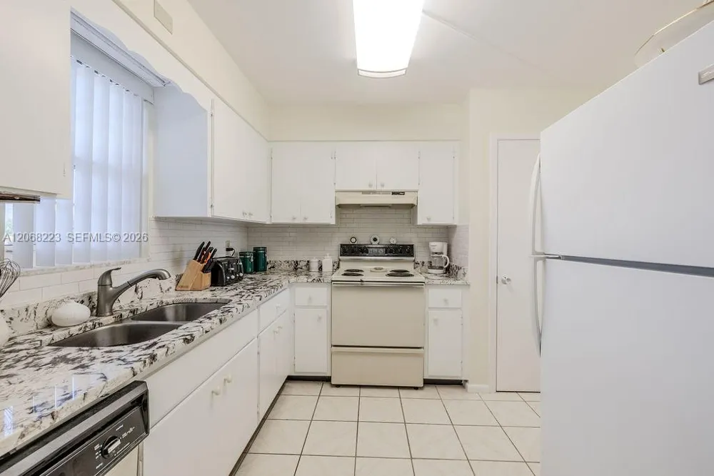 2333 Indian River Blvd #306 Vero Beach, FL 32960
