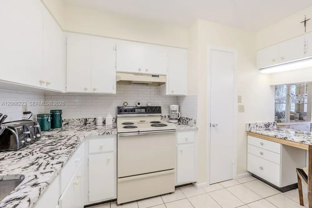 2333 Indian River Blvd #306 Vero Beach, FL 32960