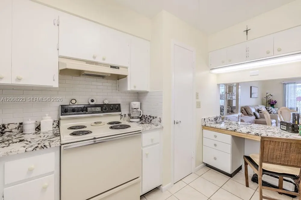 2333 Indian River Blvd #306 Vero Beach, FL 32960