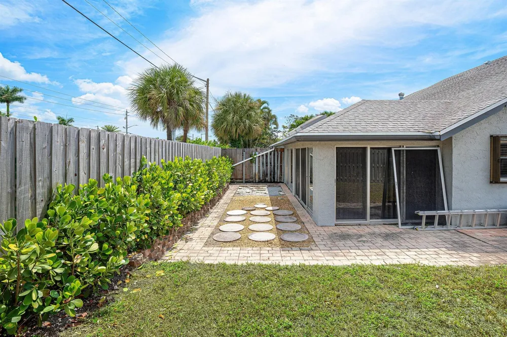 2757 SW 2ND STREET #2757 Delray Beach, FL 33445